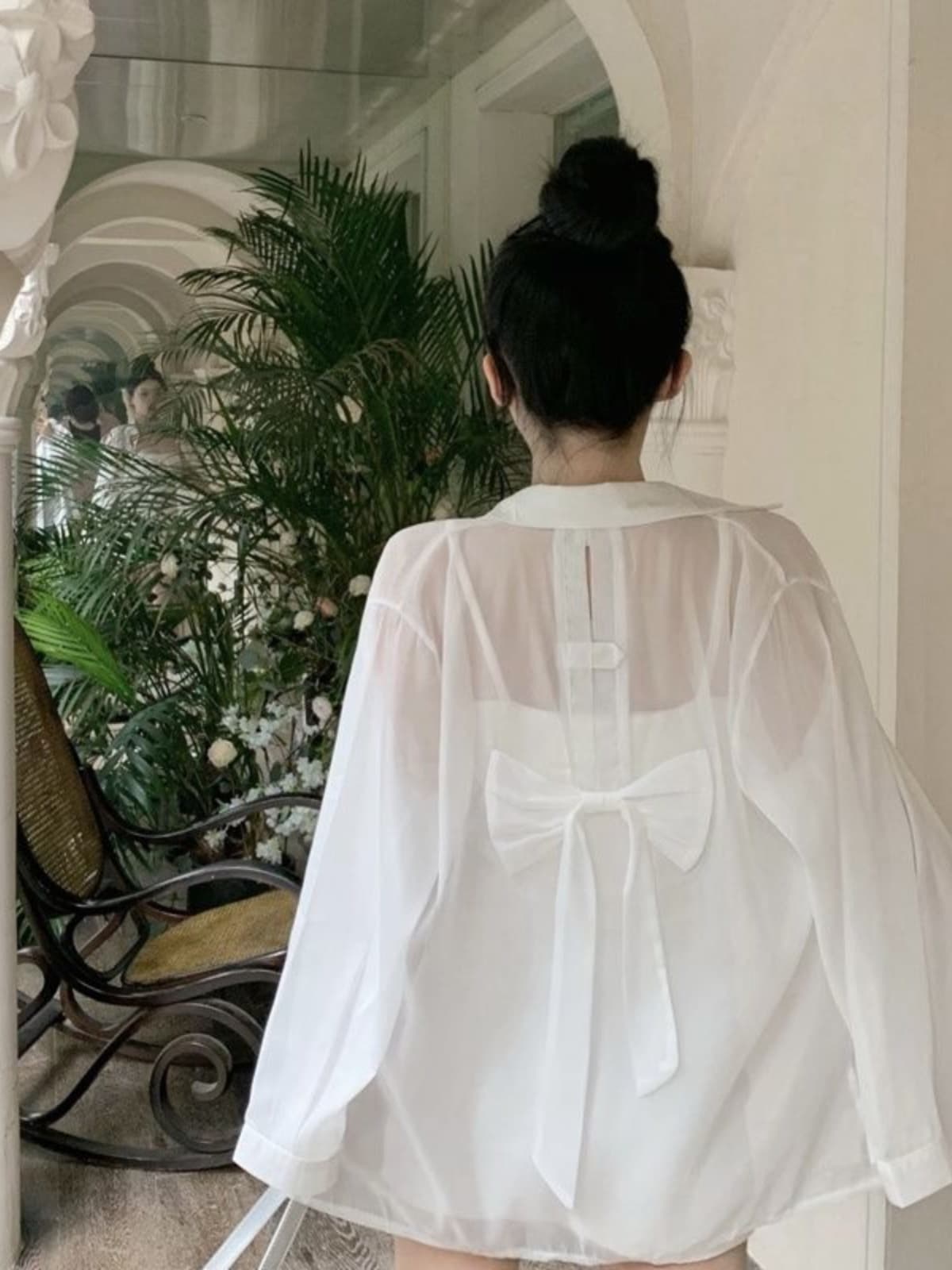 リボンブラウス バックリボン 背中の蝶結び シアーブラウス