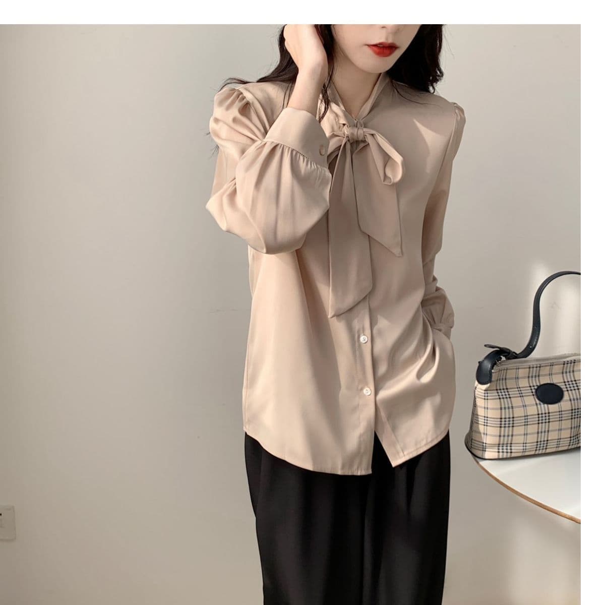 リボンブラウス 優美なネックリボンブラウス