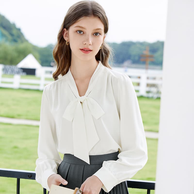 リボンブラウス スーツリボン 優美なネックラインリボンブラウス