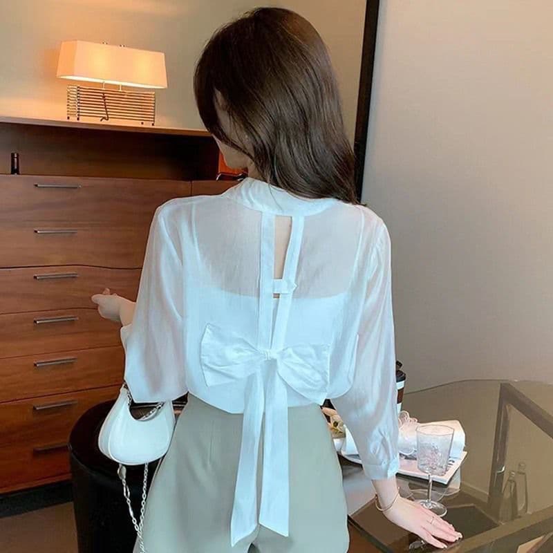 リボンブラウス バックリボン 背中の蝶結び シアーブラウス