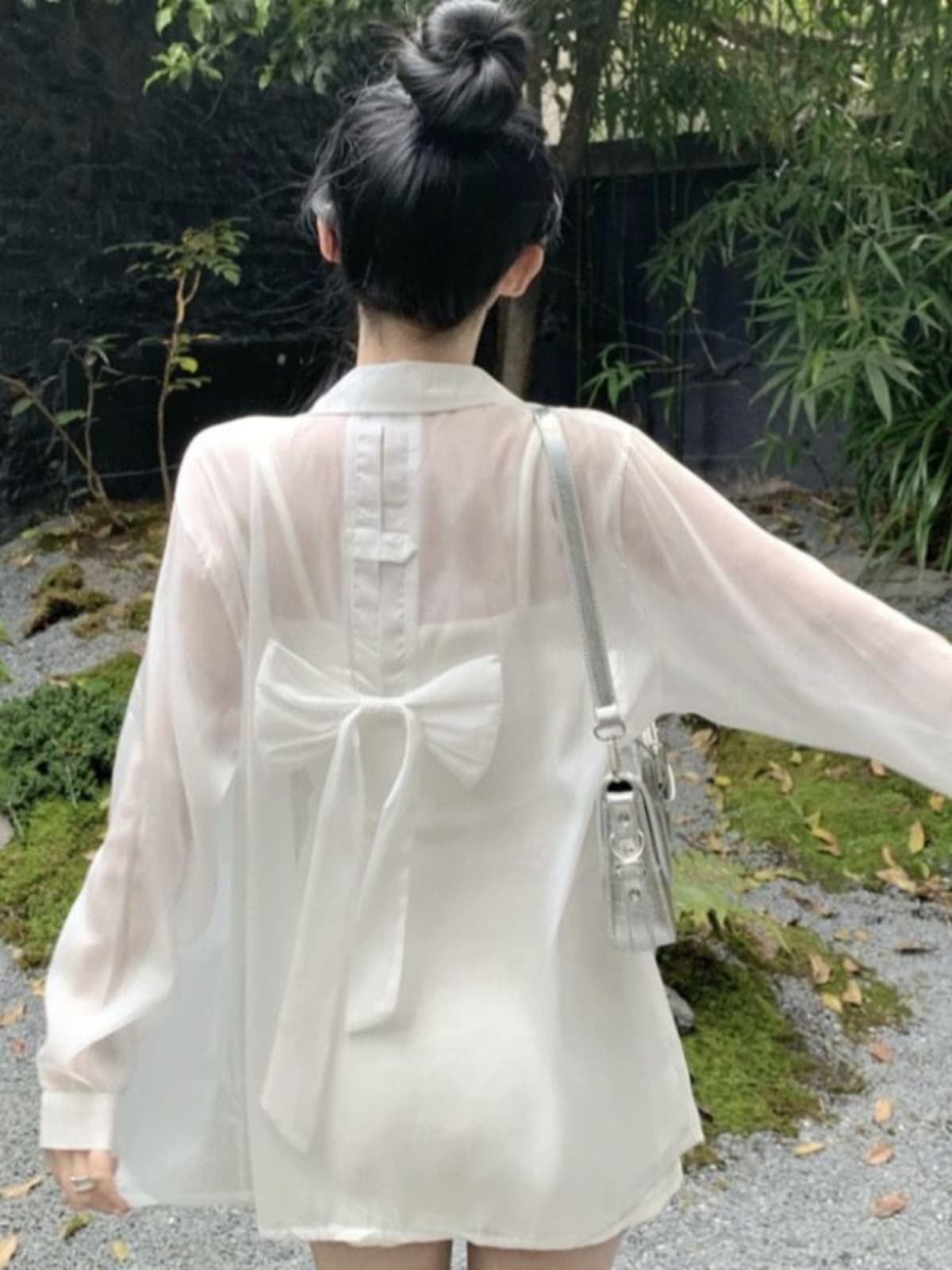 リボンブラウス バックリボン 背中の蝶結び シアーブラウス