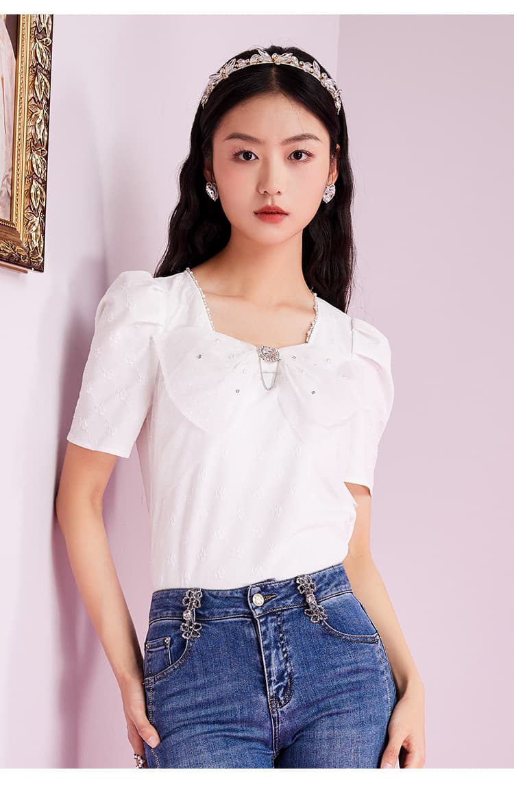 リボンブラウス 優美な襟元ブローチ付きブラウス