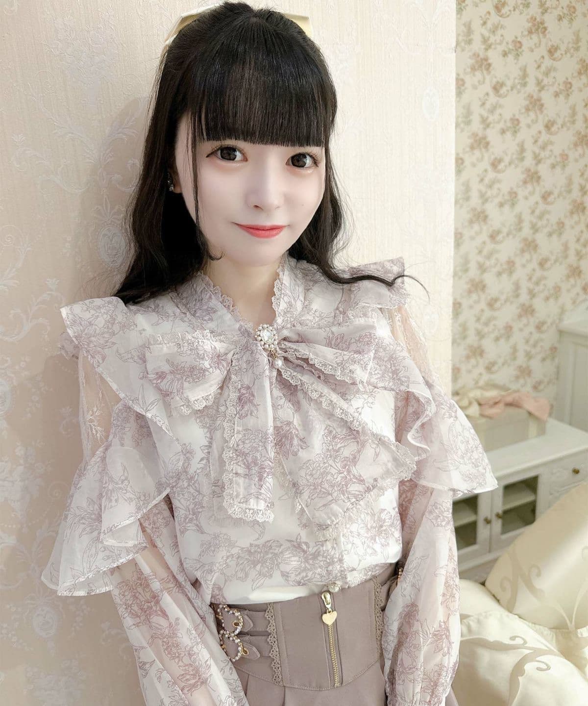 リボンブラウス ビックリボン 優美なフリルビックリボンブラウス